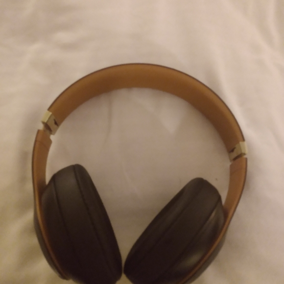 Beats by Dr. Dre Studio3 - Picture 3 of 4